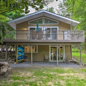 Serene Emerald Lakes Escape with Deck and Large Yard Long Pond Pennsylvania