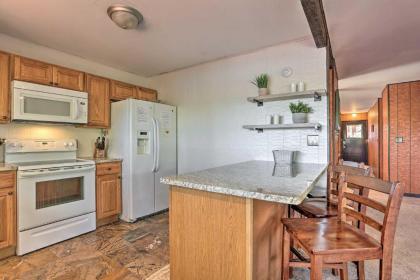 Lakefront Retreat with Boats Less Than 9 Mi to Camelback Mtn! - image 4